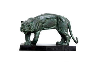 Victor Werner - parading tiger - Sculpture Animalière