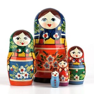 La tradition russe poupée matriochka, icône de style plat Image