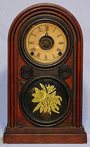 KIRTLAND H. CRUMP - rosewood venetian mantel clock made by elias ingra - Horloge À Poser