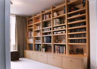 Pietersen Furniture Makers - Bibliothèque-Pietersen Furniture Makers-Living room storage unit in plain lacquered MDF