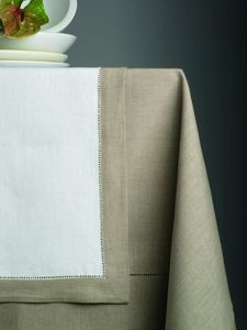 Matching tablecloth and napkin set