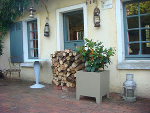 SHAREWOOD -  - Flower Container