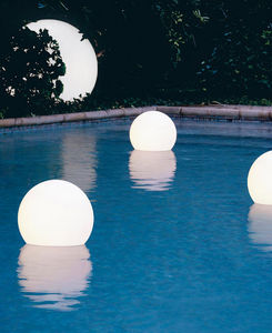 SLIDE Design - acquaglobo - Floating Lantern