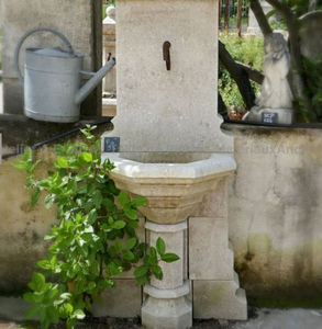 Atelier Bidal - gothique - Wall Fountain