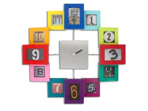 WHITE LABEL - Reloj de pared-WHITE LABEL-Horloge avec 12 cadres photos multicolores  deco m